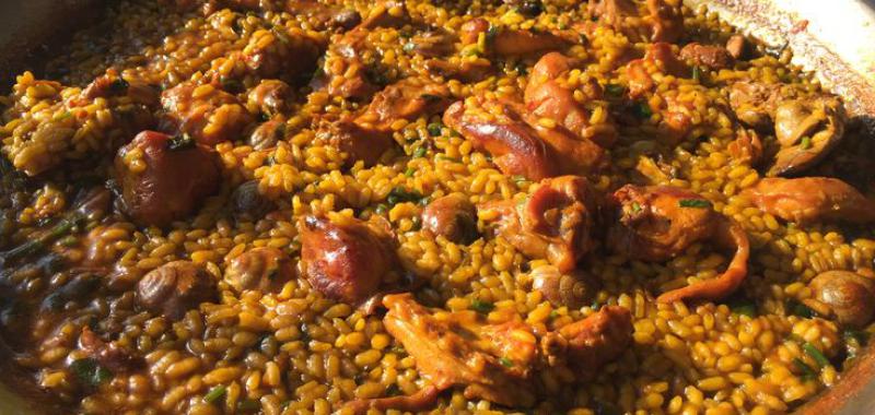 Arroz con conejo y caracoles